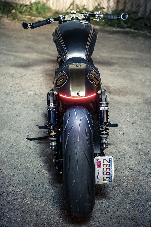 01_07_2016_Analog_Motorcycles_Triumph-_Bonneville_El_Matador_12