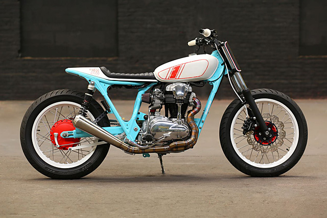 Kawasaki W650 – Hombrese Bikes - Pipeburn