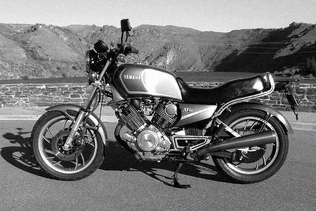 DIRT DRIFTER: Yamaha TR1 from Moto Adonis. - Pipeburn