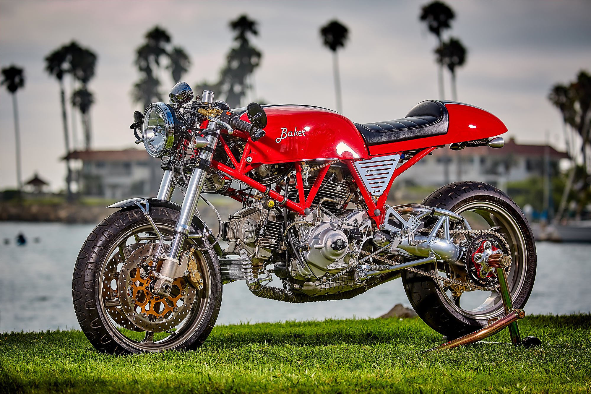 ICING ON THE CAKE George Baker s Ducati 900SS Cafe Racer  