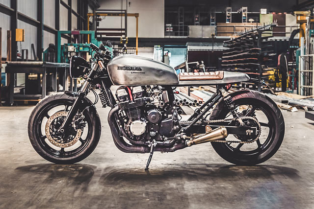 GLAMOUR HAMMER. Wrench Kings’ ‘Anvil’ Honda CB750 Cafe Racer
