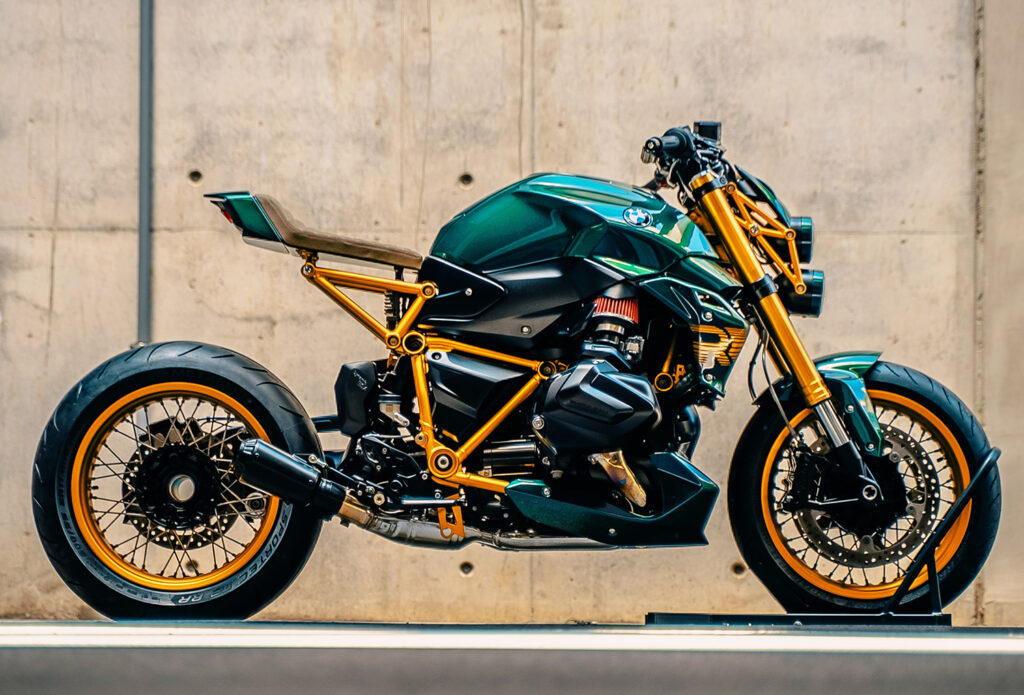 IMPECCABLE HULK: BMW R1250 R by Tossa R.