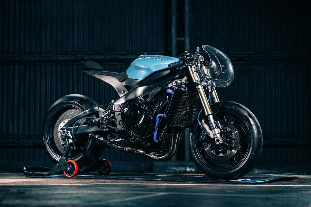 CHASE MODE: Yamaha R1 ‘Blue Ghost’ by Pit Works Design.