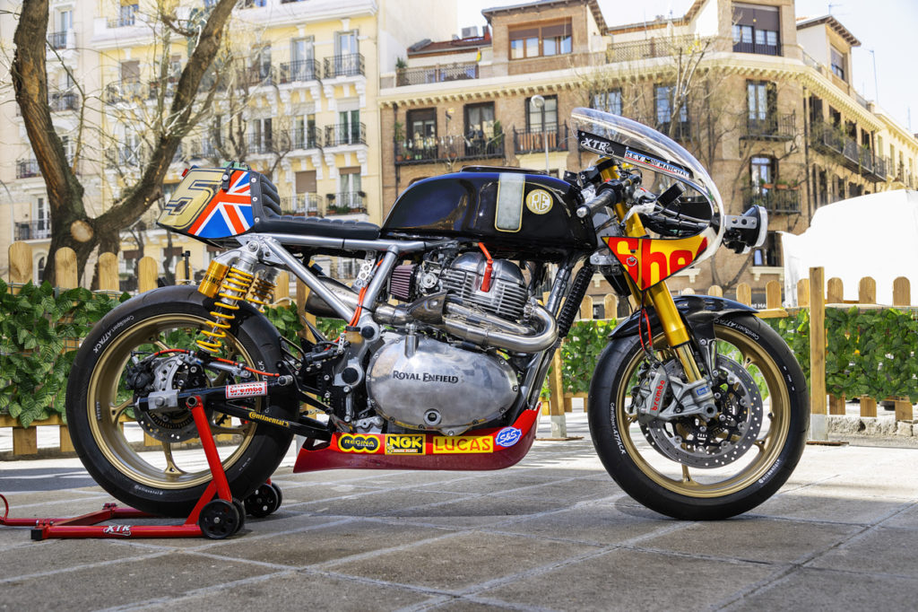 BLACK FURY: Royal Enfield Continental GT 650 by XTR Pepo.